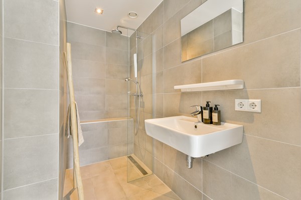 Medium property photo - Nieuwpoortstraat 94C11, 1055 RZ Amsterdam